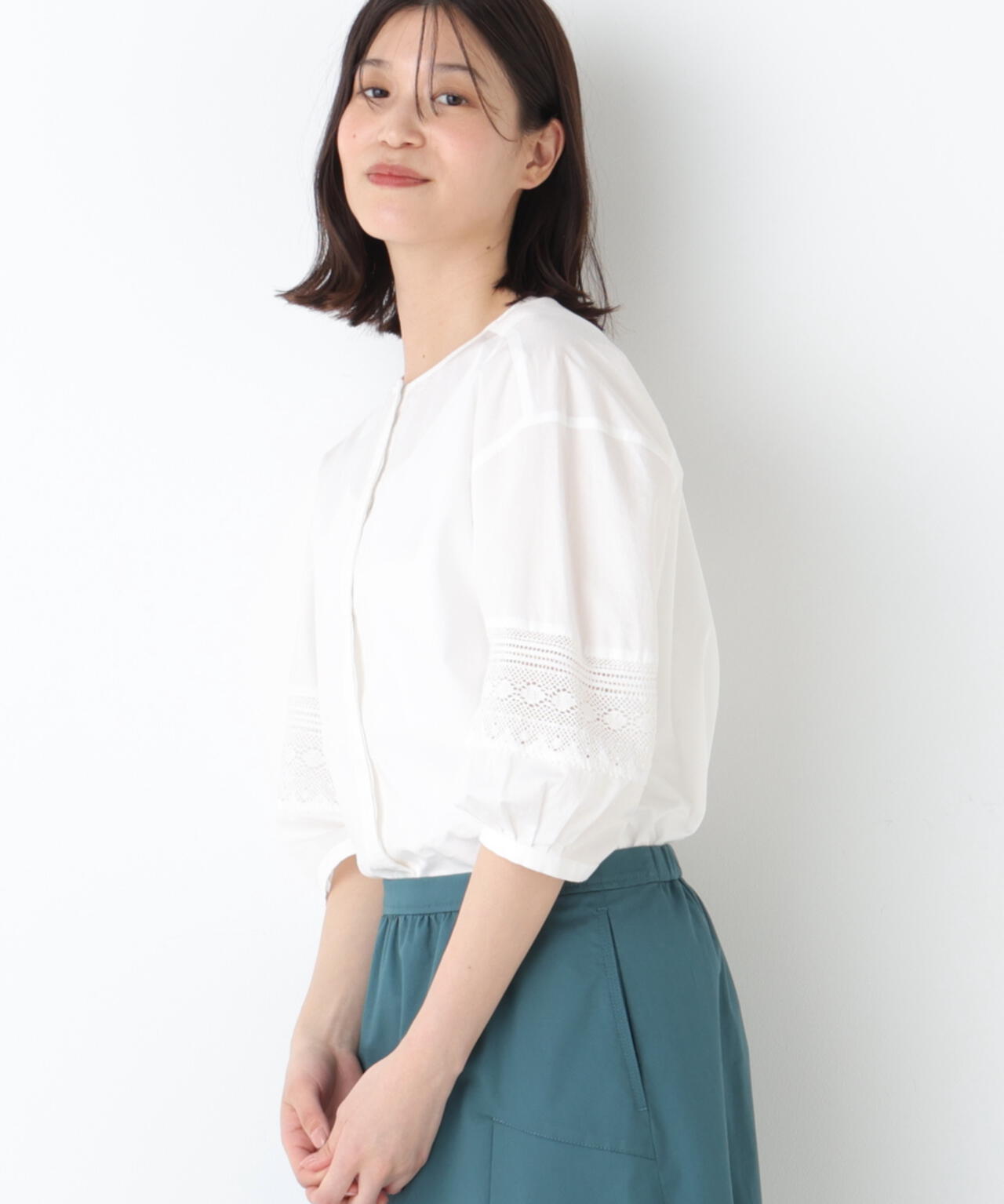 《洗える》レースドッキングクルーネックブラウス