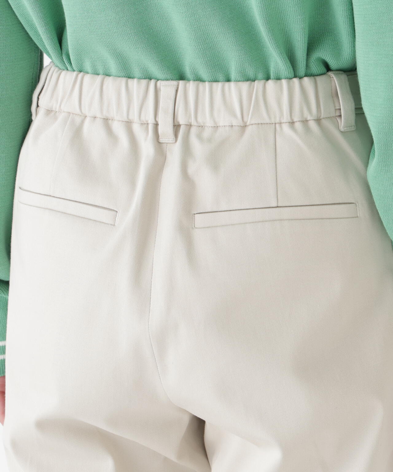 サテンストレッチ細身ストレートパンツ