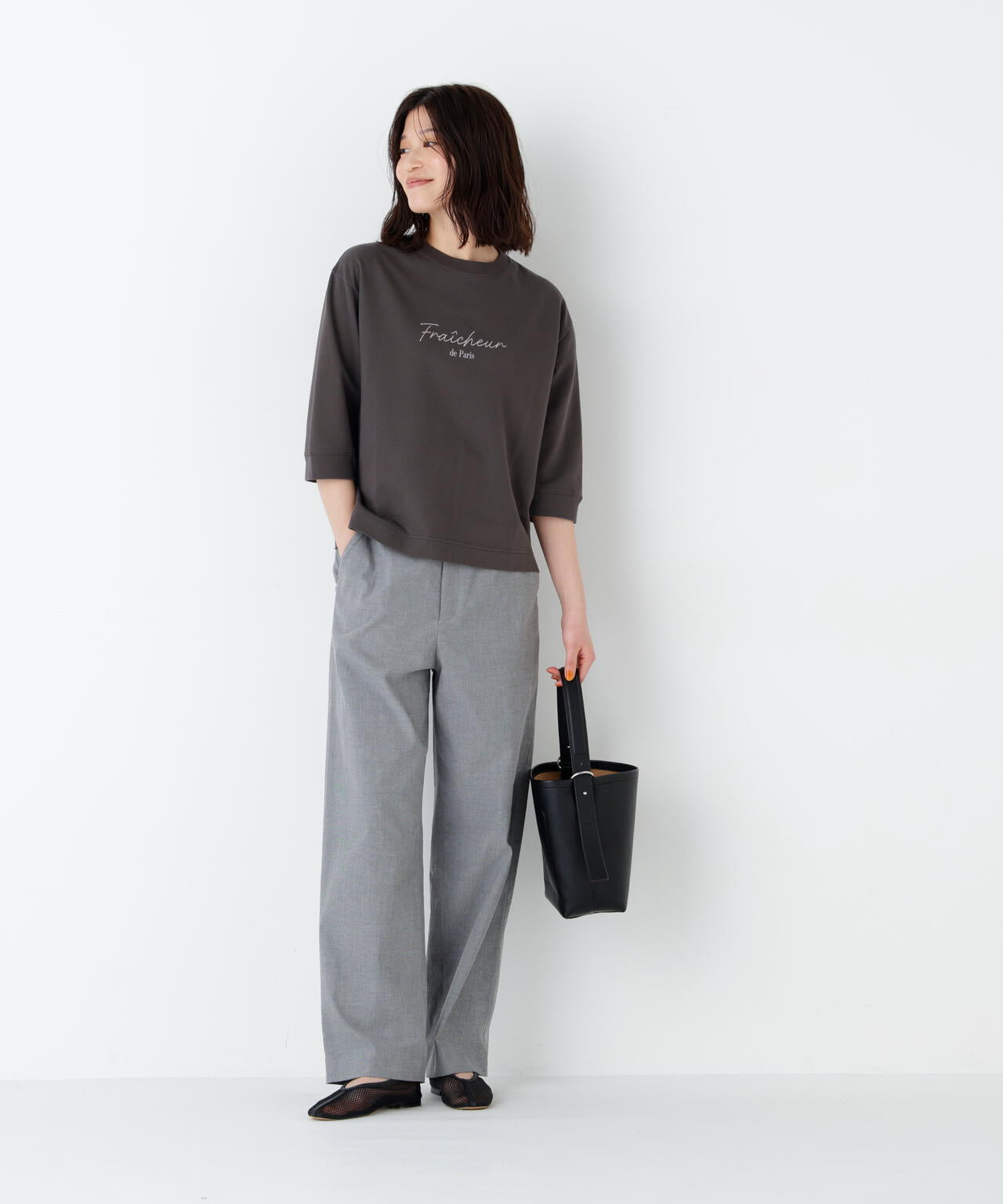 名品 / マルチサイズ / 洗える》ドビーストレッチストレートパンツ