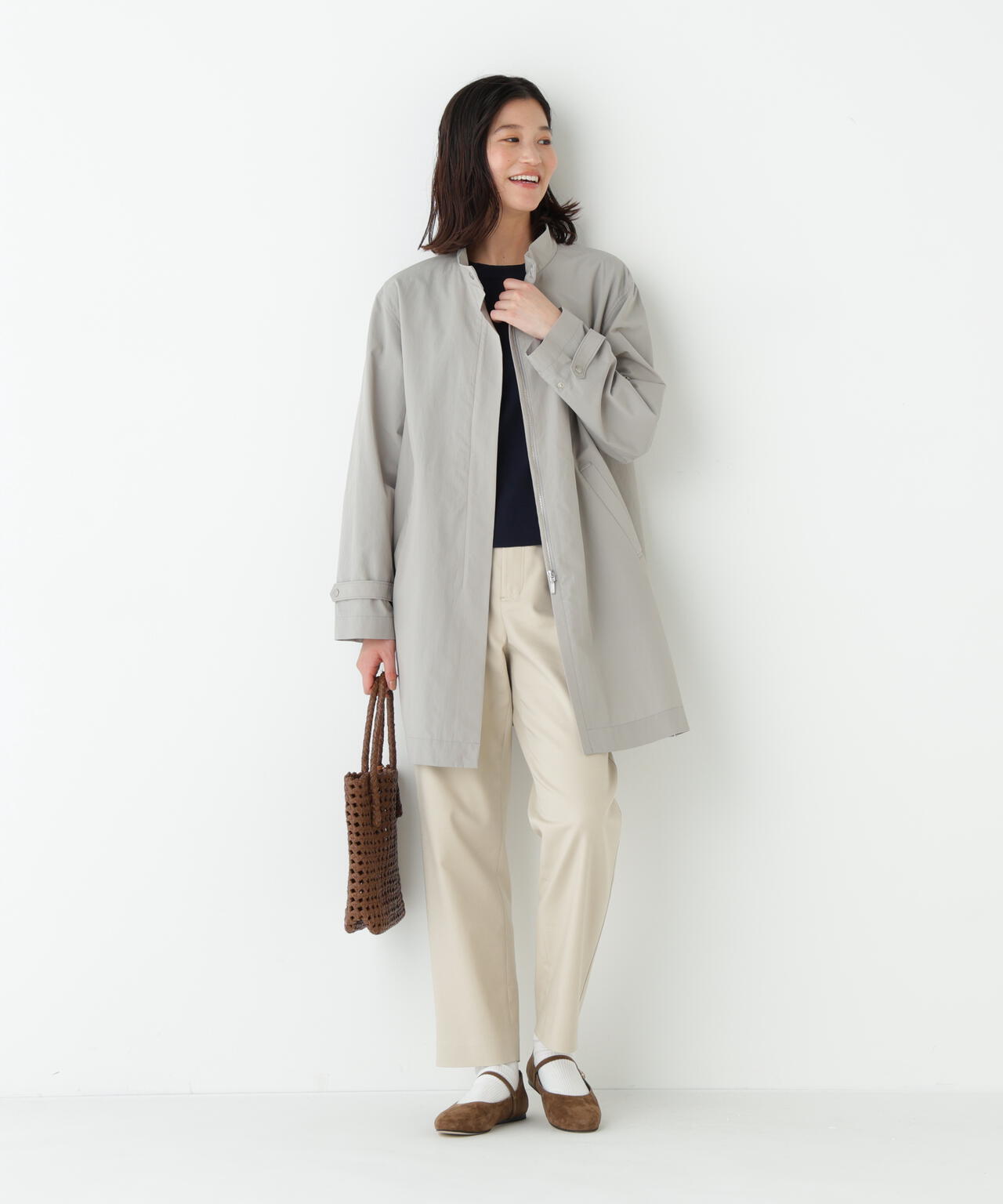 細身ストレッチストレートパンツ