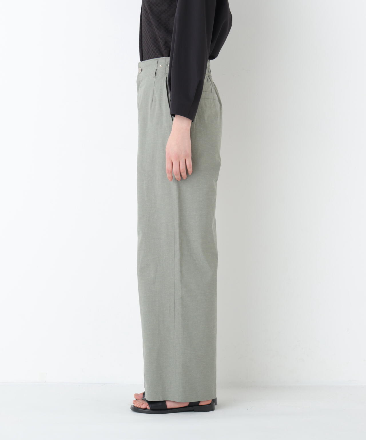 《定番素材 / 洗える》綿麻シャンブレーセミワイドパンツ