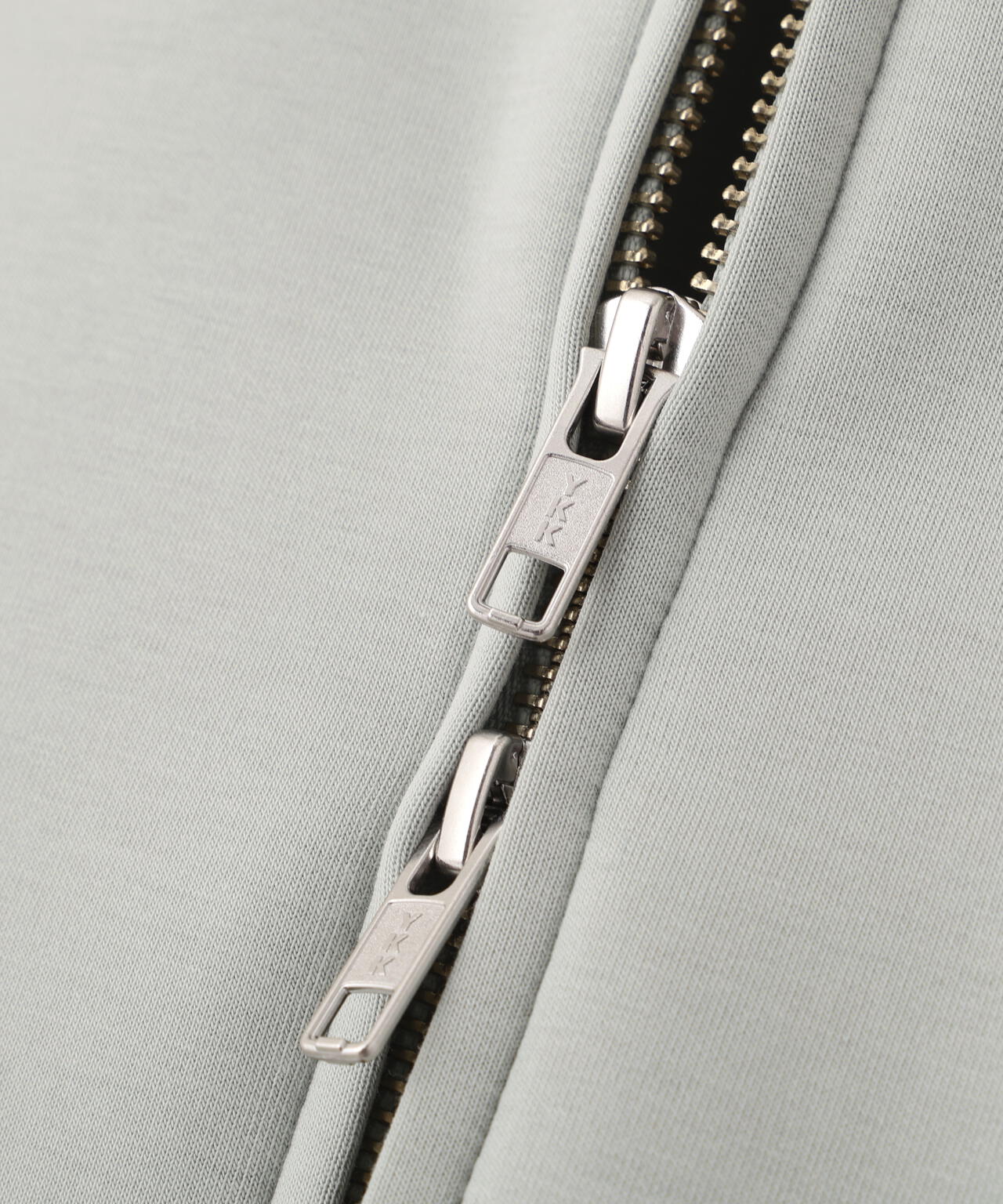 ダンボールボンバーブルゾン