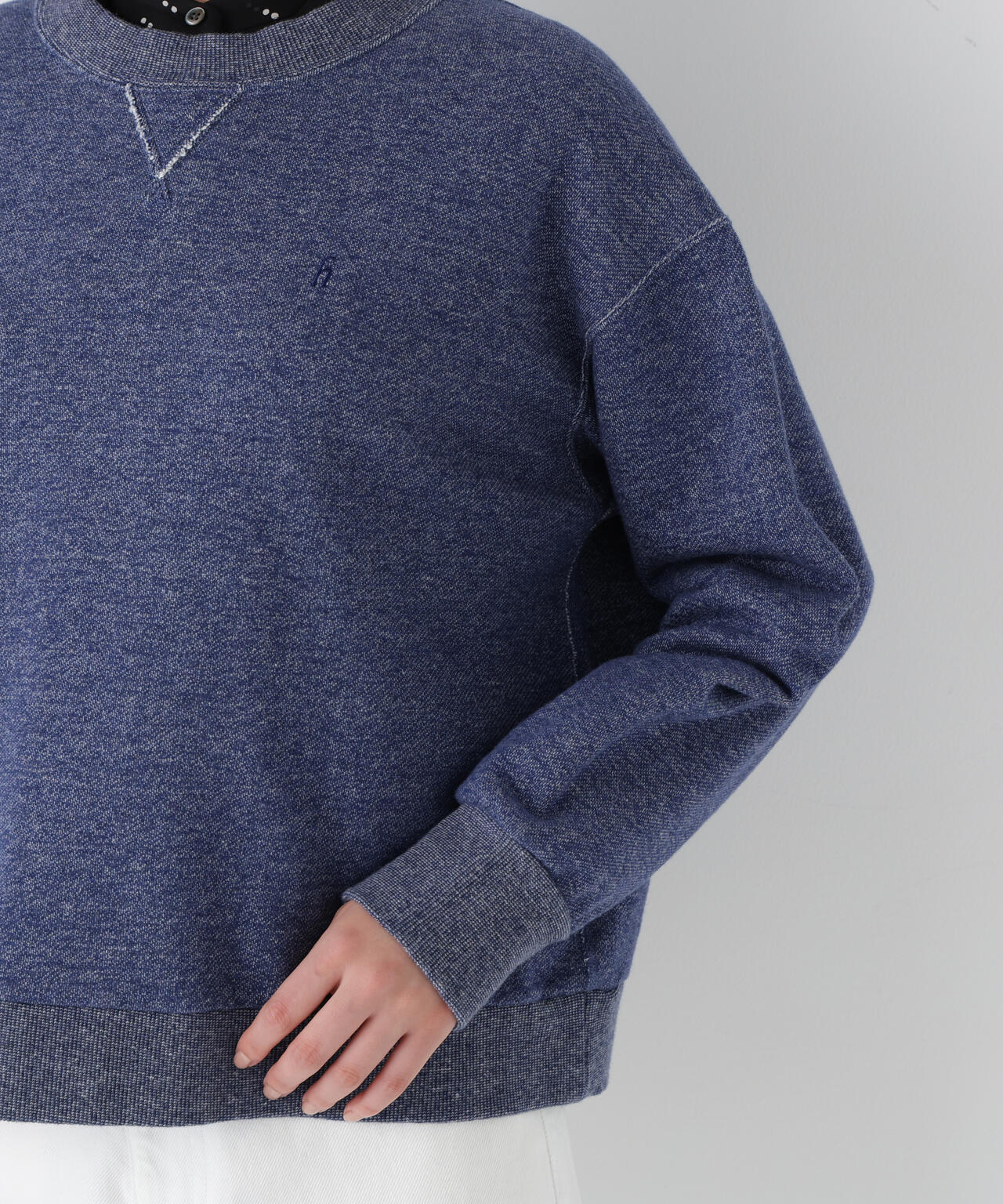 ロゴ刺繍カラースウェット