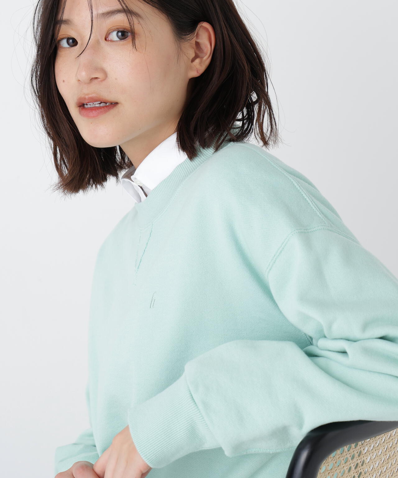 ロゴ刺繍カラースウェット