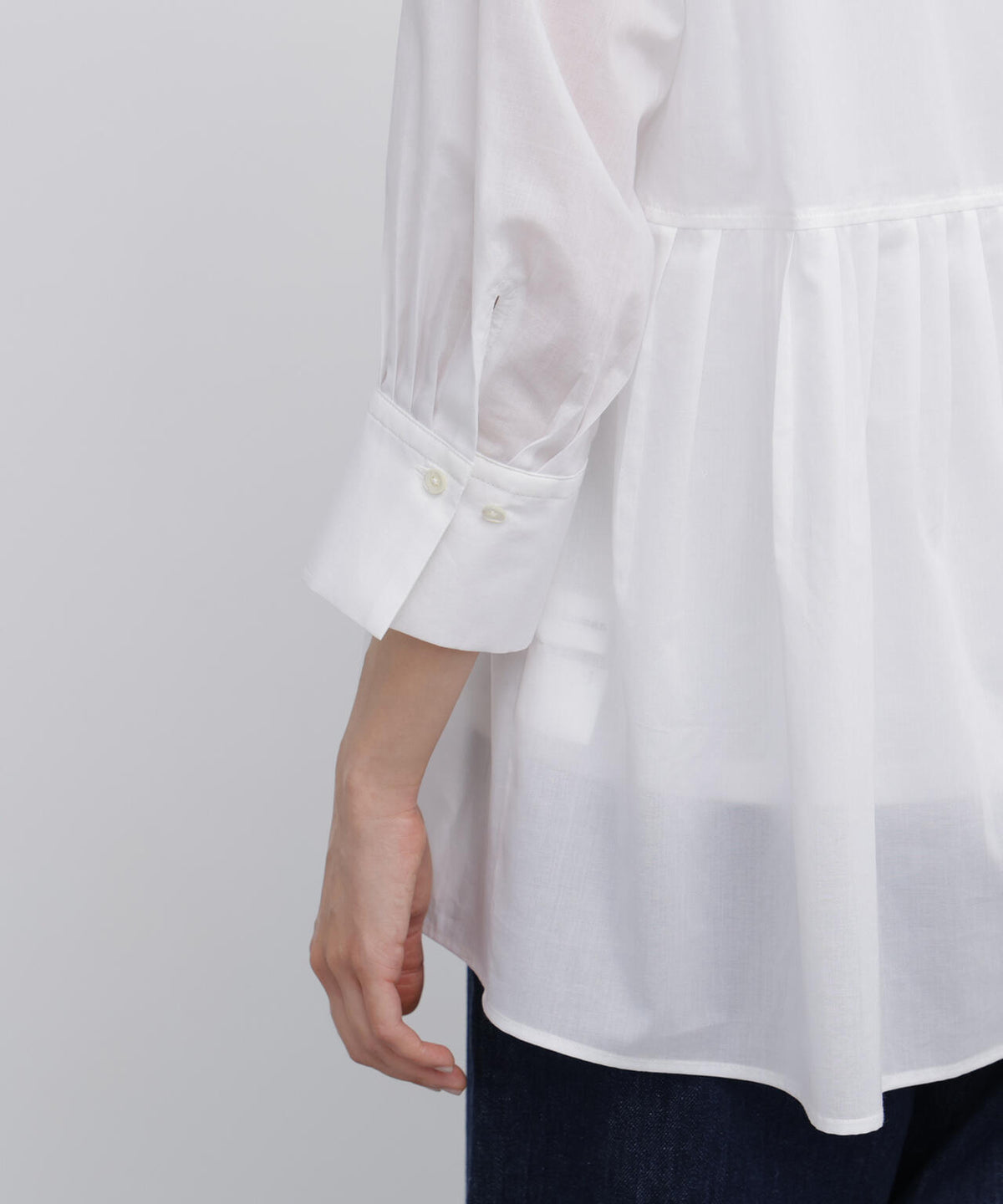 165cm/B:77cm/W:57cm/H:79cm 着用サイズ：M