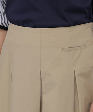 165cm/B:77cm/W:57cm/H:79cm 着用サイズ：M