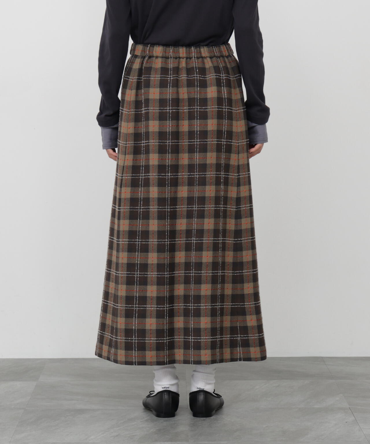 165cm/B:77cm/W:57cm/H:79cm 着用サイズ：M