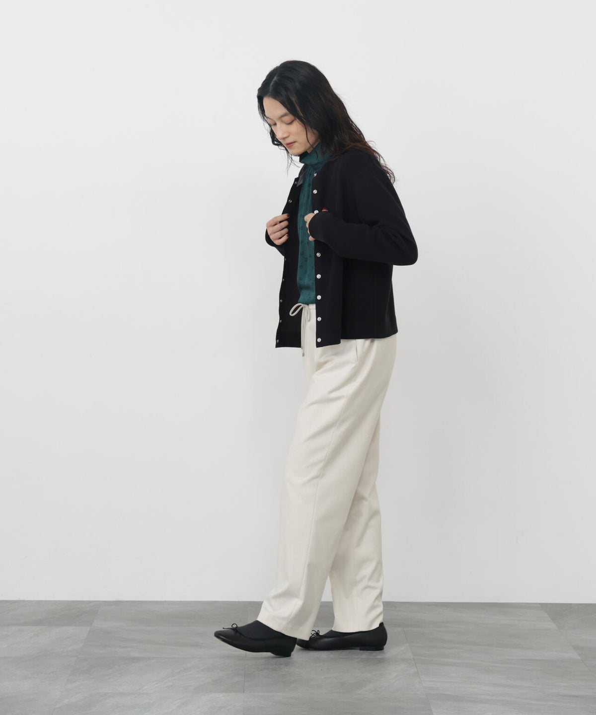 165cm/B:77cm/W:57cm/H:79cm 着用サイズ：M