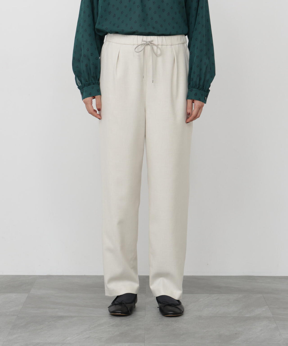 165cm/B:77cm/W:57cm/H:79cm 着用サイズ：M