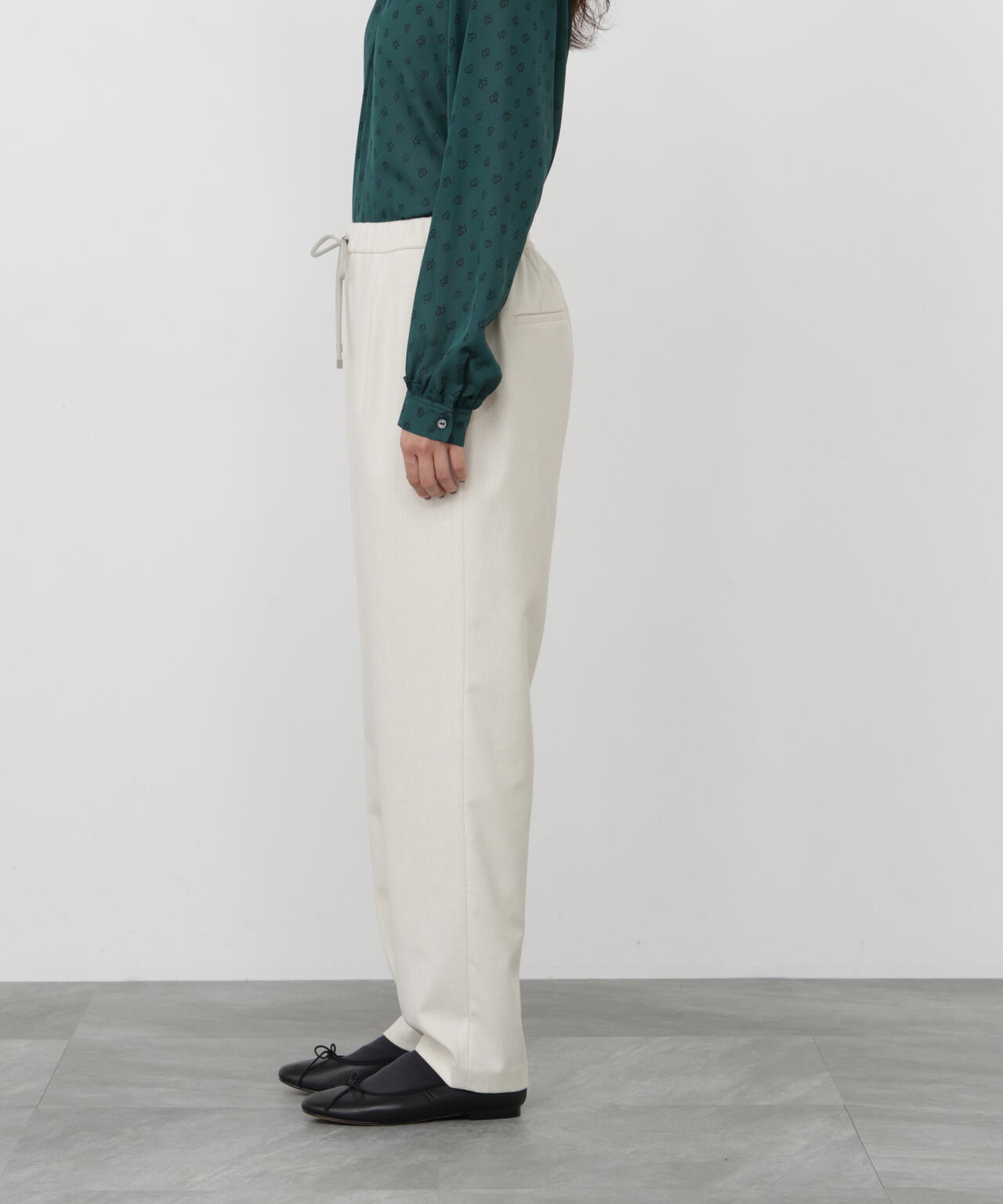 165cm/B:77cm/W:57cm/H:79cm 着用サイズ：M
