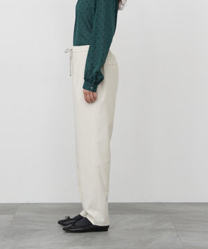 165cm/B:77cm/W:57cm/H:79cm 着用サイズ：M