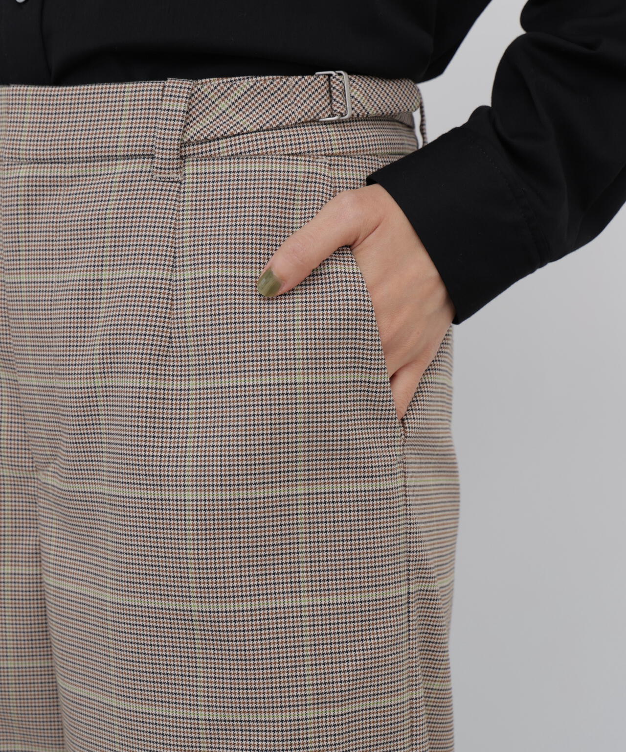 165cm/B:77cm/W:57cm/H:79cm 着用サイズ：M