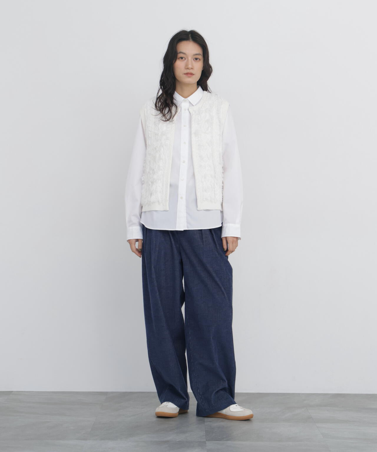 165cm/B:77cm/W:57cm/H:79cm 着用サイズ：M