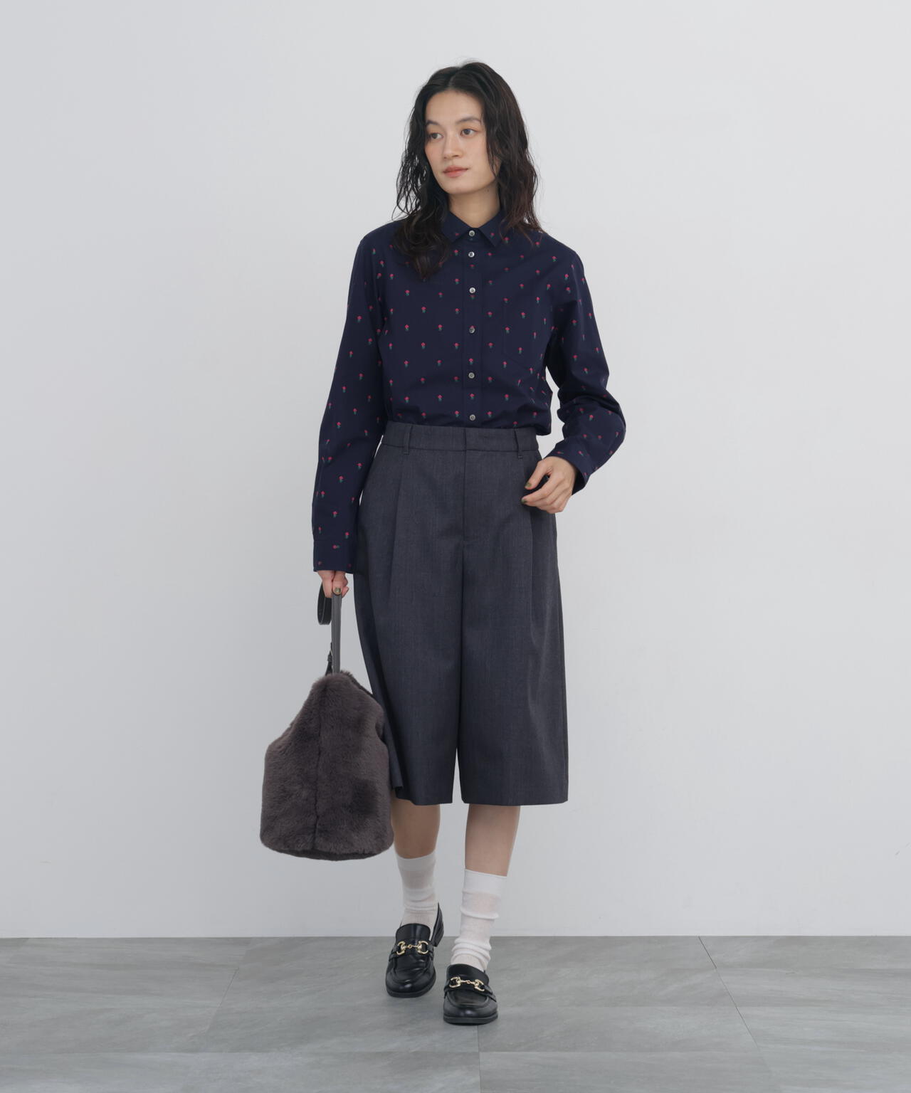 165cm/B:77cm/W:57cm/H:79cm 着用サイズ：M