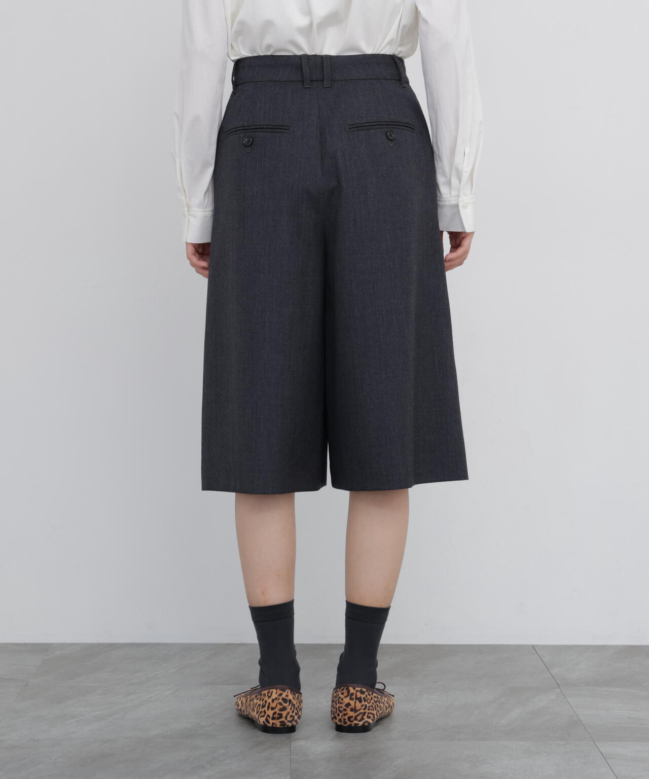165cm/B:77cm/W:57cm/H:79cm 着用サイズ：M
