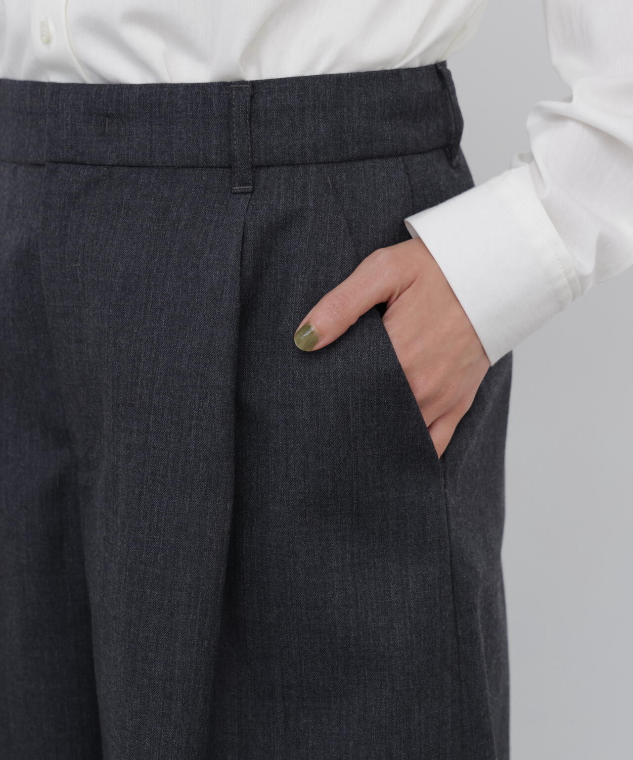 165cm/B:77cm/W:57cm/H:79cm 着用サイズ：M