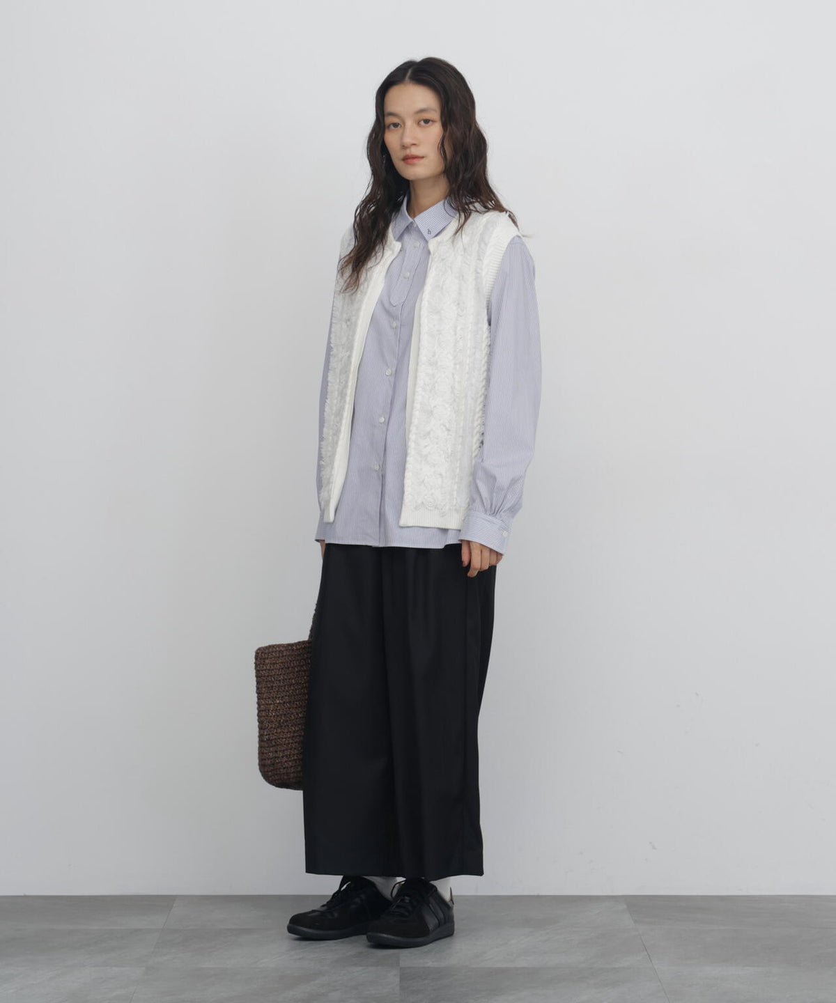165cm/B:77cm/W:57cm/H:79cm 着用サイズ：M