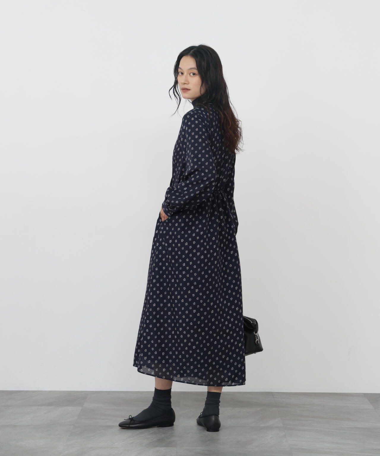 165cm/B:77cm/W:57cm/H:79cm 着用サイズ：M