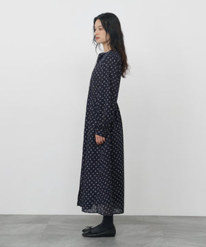 165cm/B:77cm/W:57cm/H:79cm 着用サイズ：M