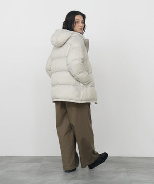 165cm/B:77cm/W:57cm/H:79cm 着用サイズ：M