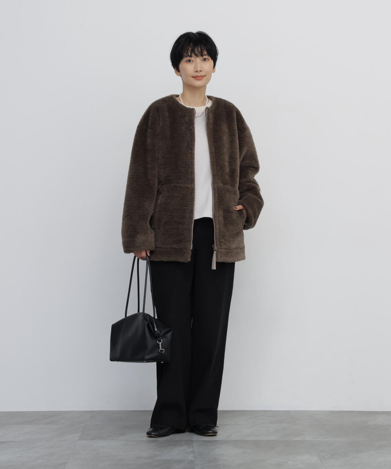 フェイクムートンリバーシブルノーカラーハーフコート | human woman