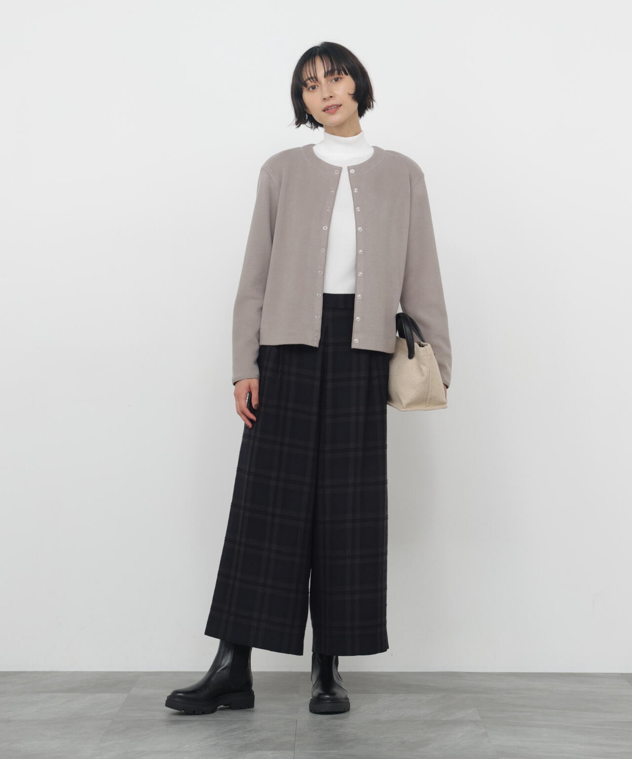 身長168cm　B76 W58 H86 着用サイズ：M