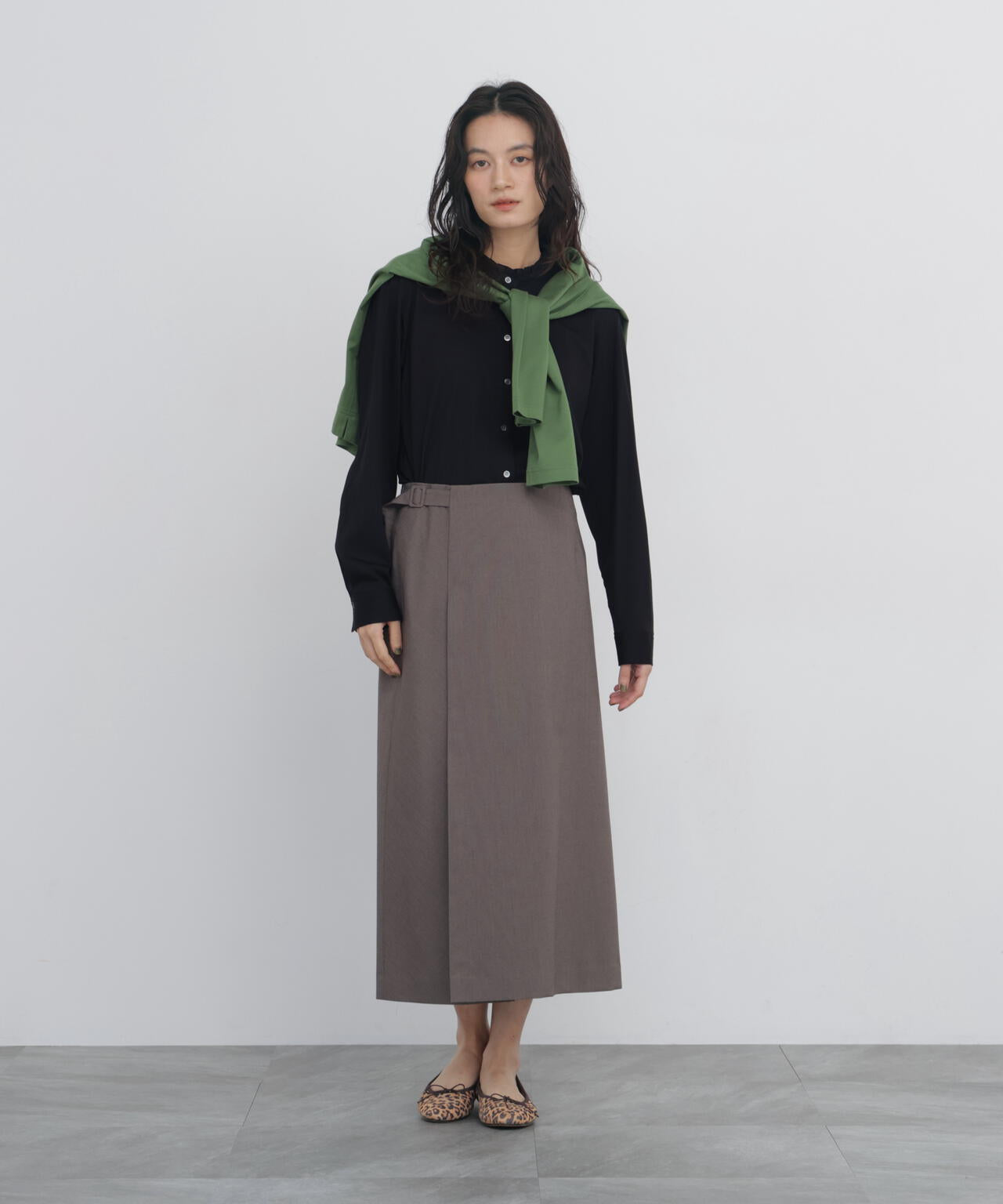 165cm/B:77cm/W:57cm/H:79cm 着用サイズ：M