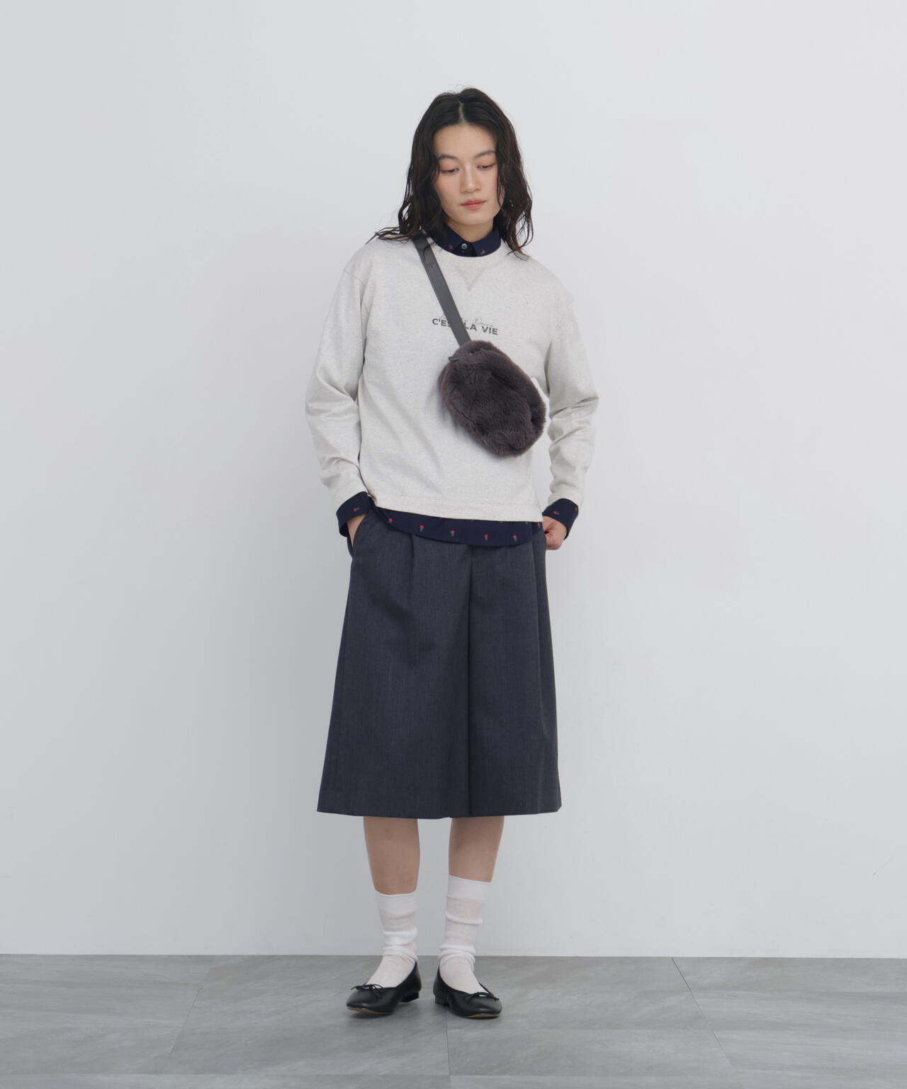 165cm/B:77cm/W:57cm/H:79cm 着用サイズ：M