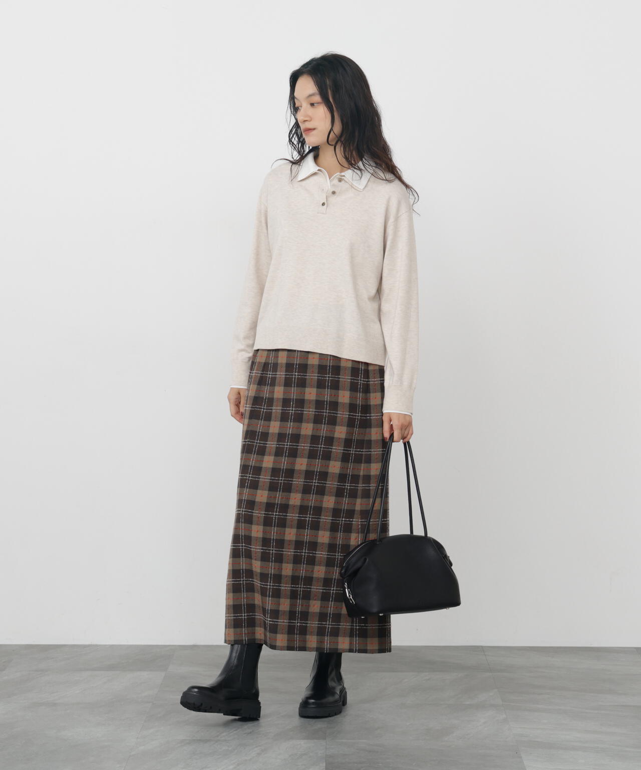 165cm/B:77cm/W:57cm/H:79cm 着用サイズ：M