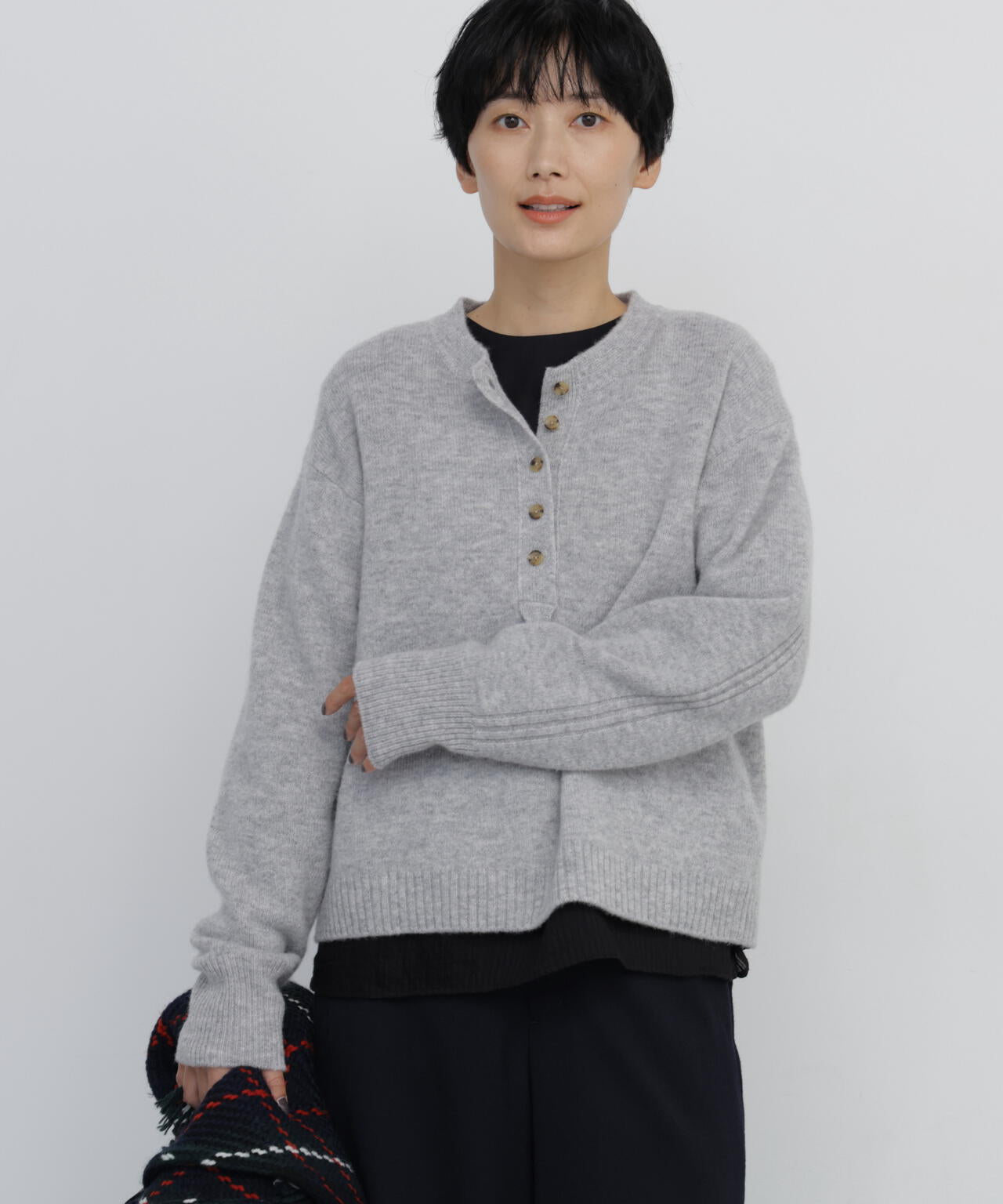 【ぱるるん】美品・未使用/センソiocommeio//ニットカットソー ミドルゲージエアリーニットヘンリーネックプルオーバー | human woman