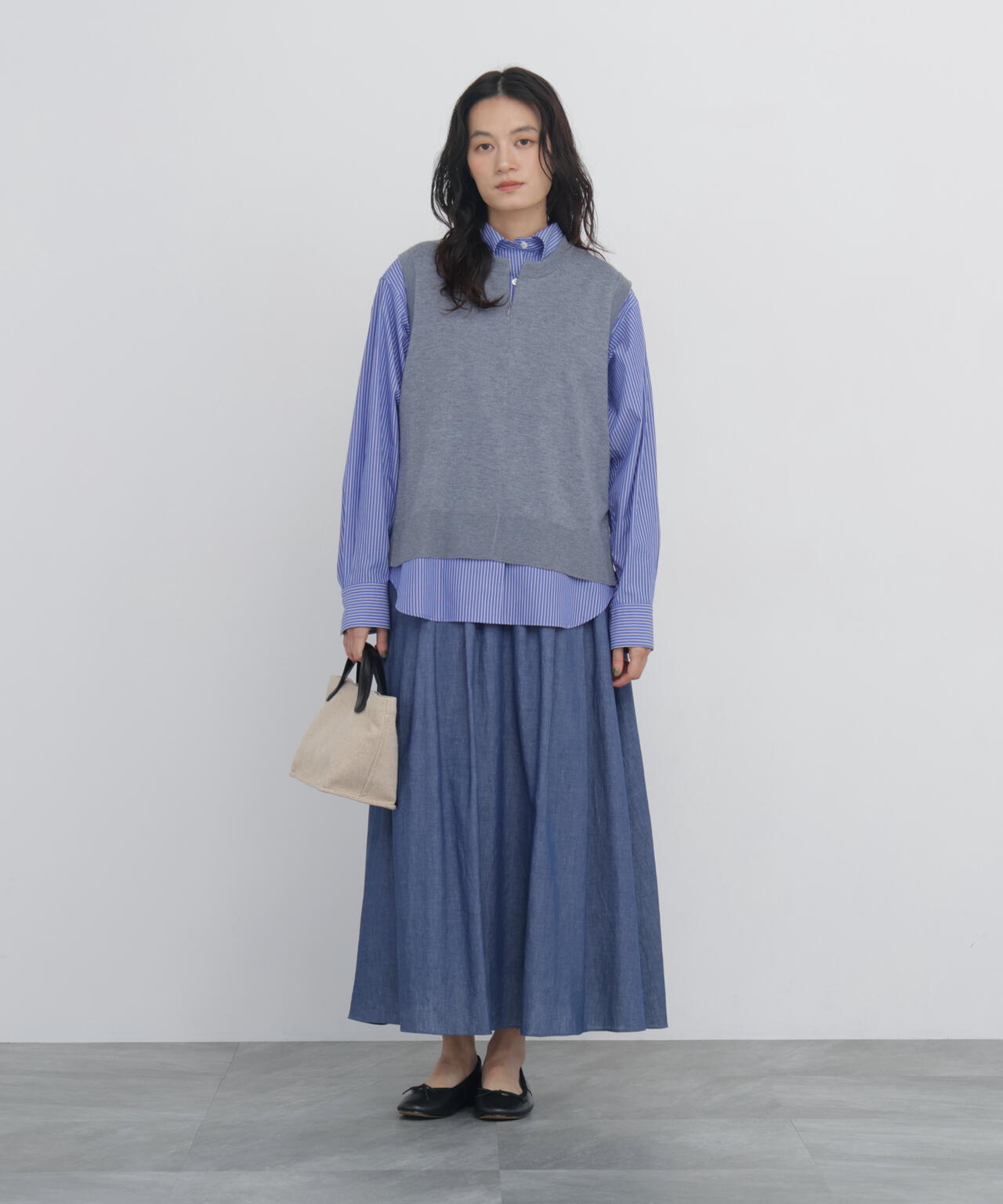 165cm/B:77cm/W:57cm/H:79cm 着用サイズ：M