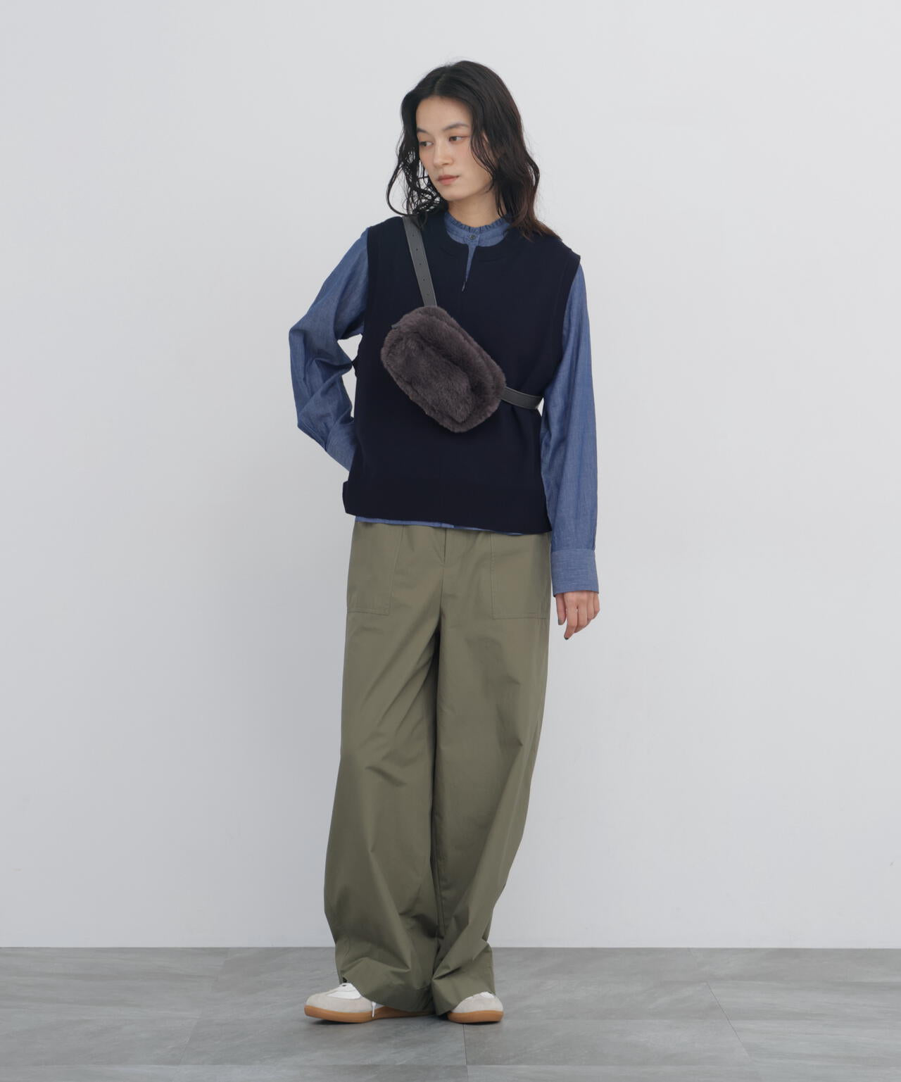 165cm/B:77cm/W:57cm/H:79cm 着用サイズ：M