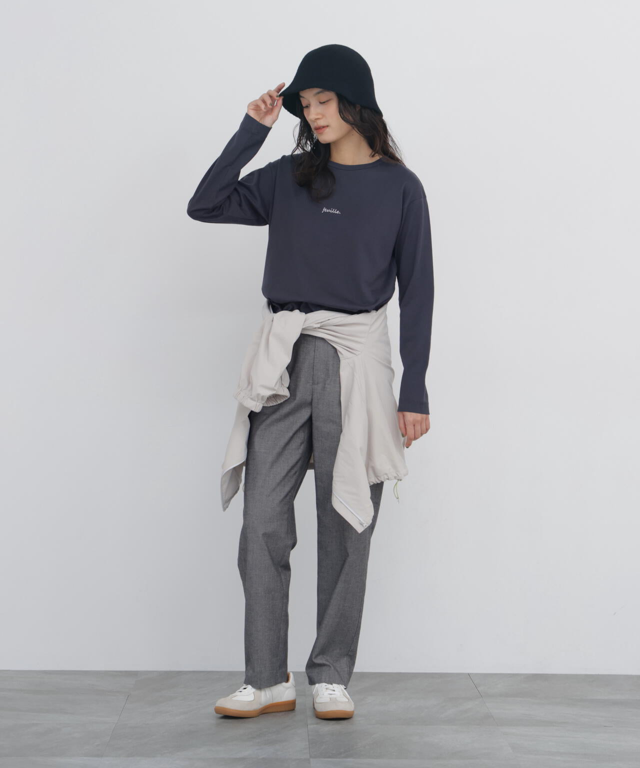 165cm/B:77cm/W:57cm/H:79cm 着用サイズ：FR