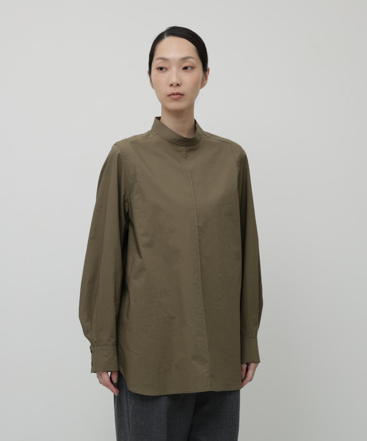 タイプライター近江晒スタンドカラーブラウス
