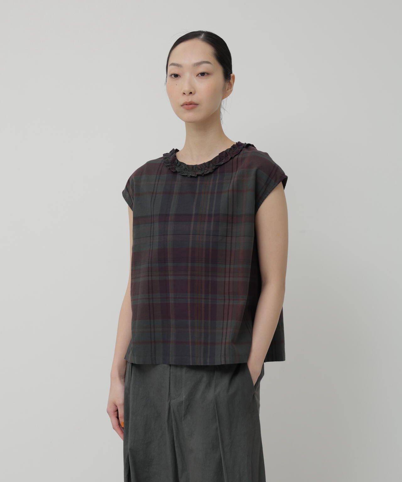 H:174　B:84　W:59 着用サイズ：M