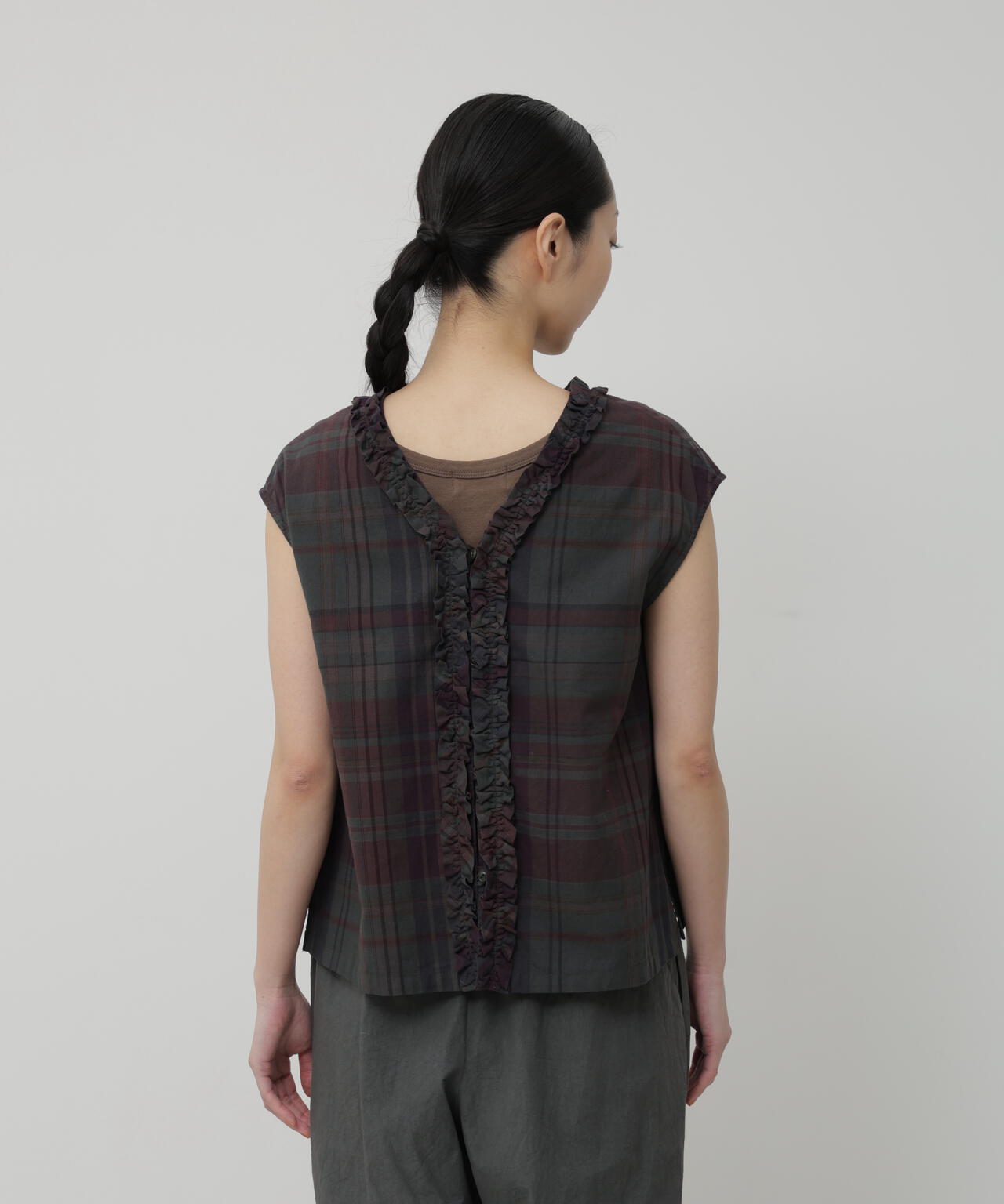 H:174　B:84　W:59 着用サイズ：M