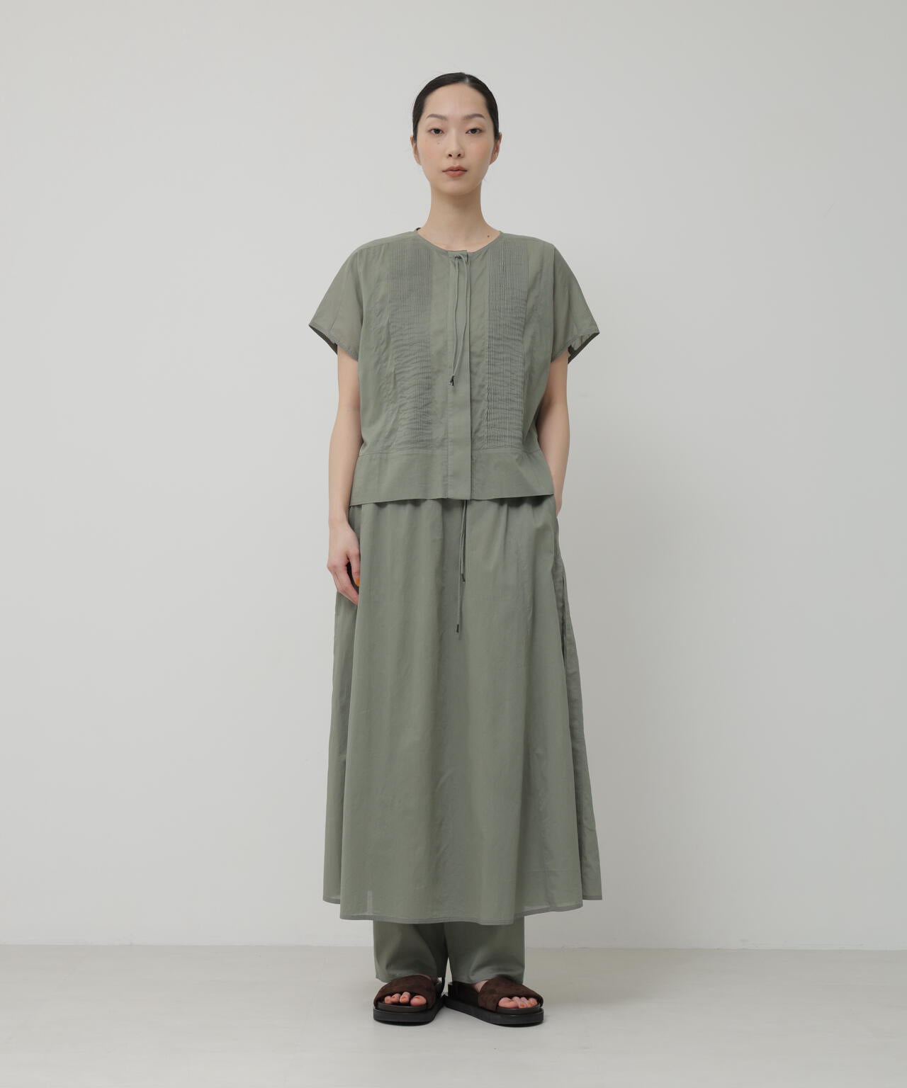 H:174　B:84　W:59 着用サイズ：M