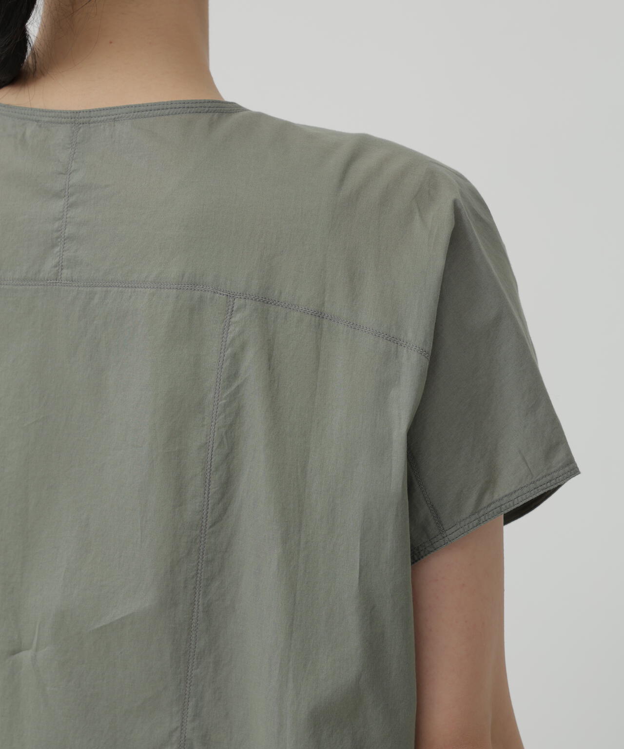 H:174　B:84　W:59 着用サイズ：M