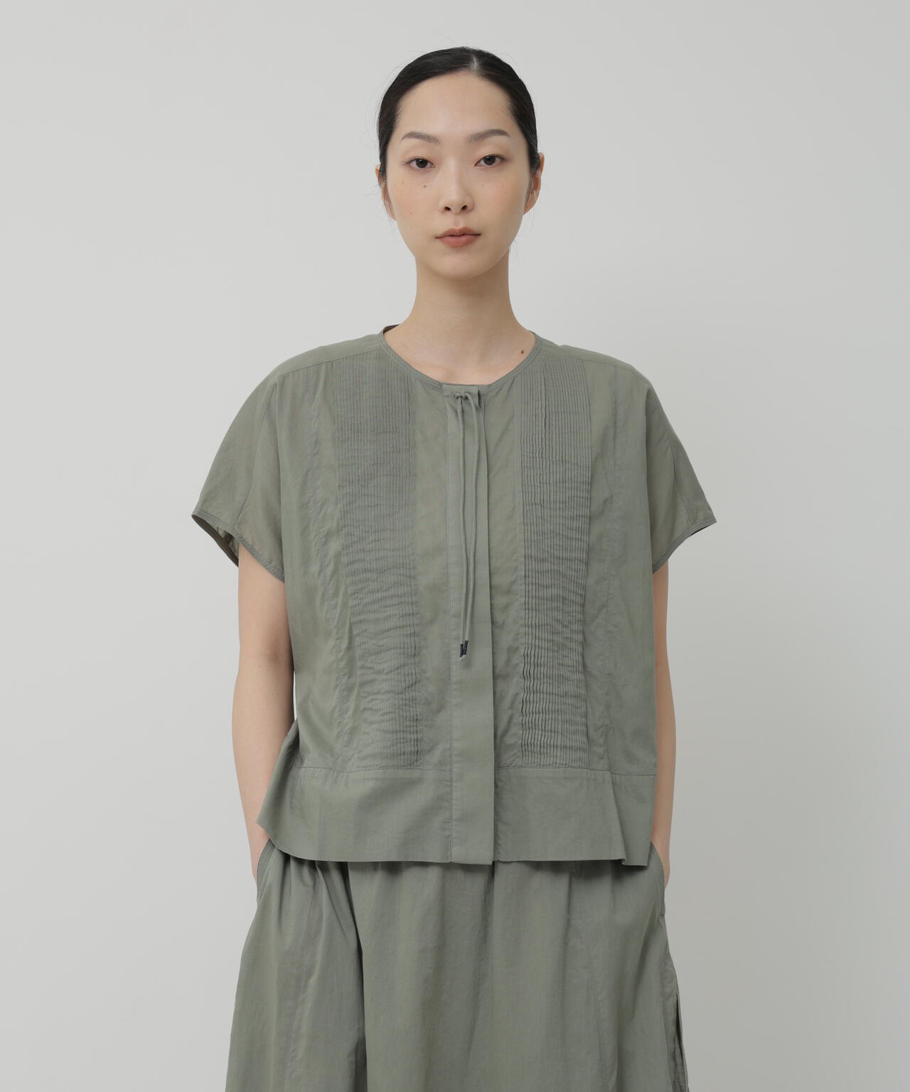 H:174　B:84　W:59 着用サイズ：M