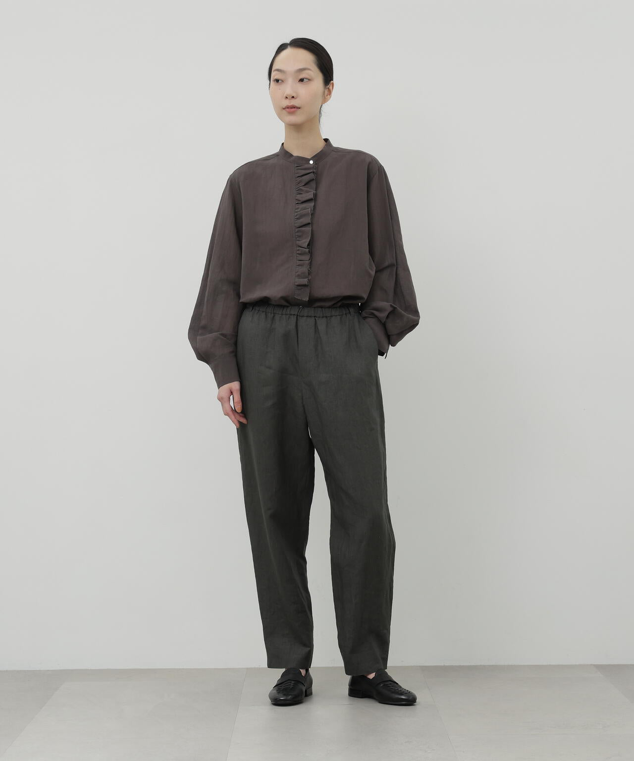リネンキャンブリックテーパードパンツ