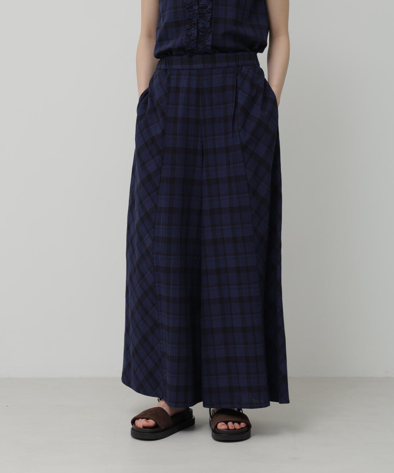 H:174　B:84　W:59 着用サイズ：M