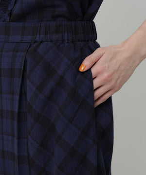 H:174　B:84　W:59 着用サイズ：M