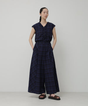 H:174　B:84　W:59 着用サイズ：M