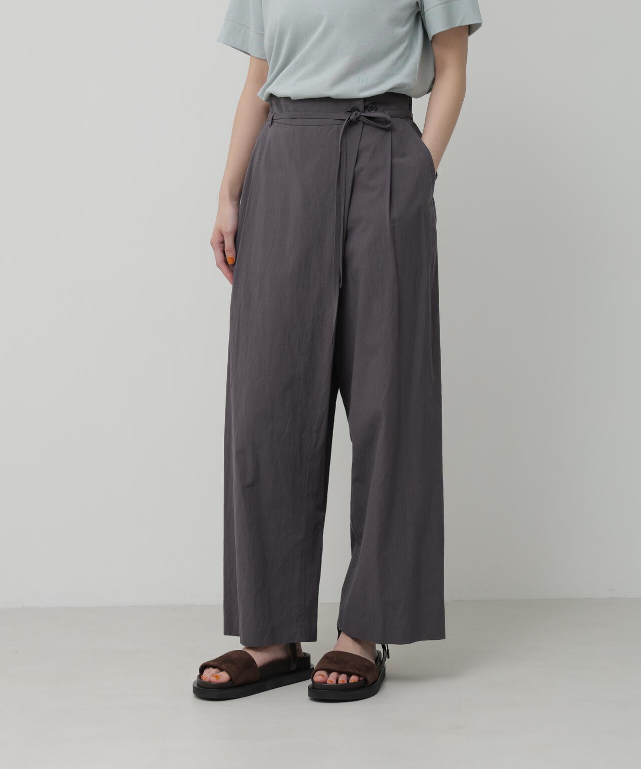 H:174　B:84　W:59 着用サイズ：M