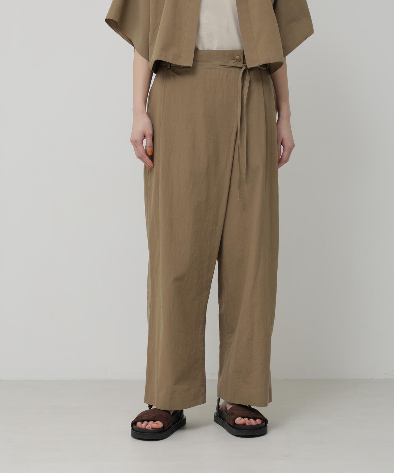 H:174　B:84　W:59 着用サイズ：M