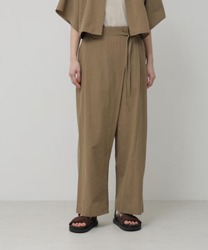 H:174　B:84　W:59 着用サイズ：M