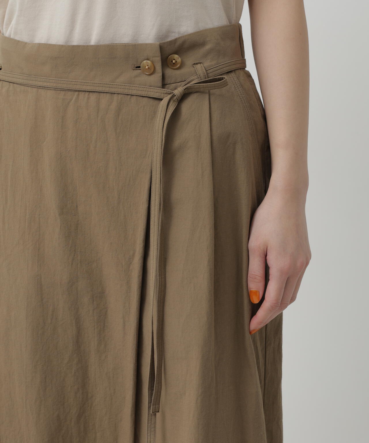 H:174　B:84　W:59 着用サイズ：M