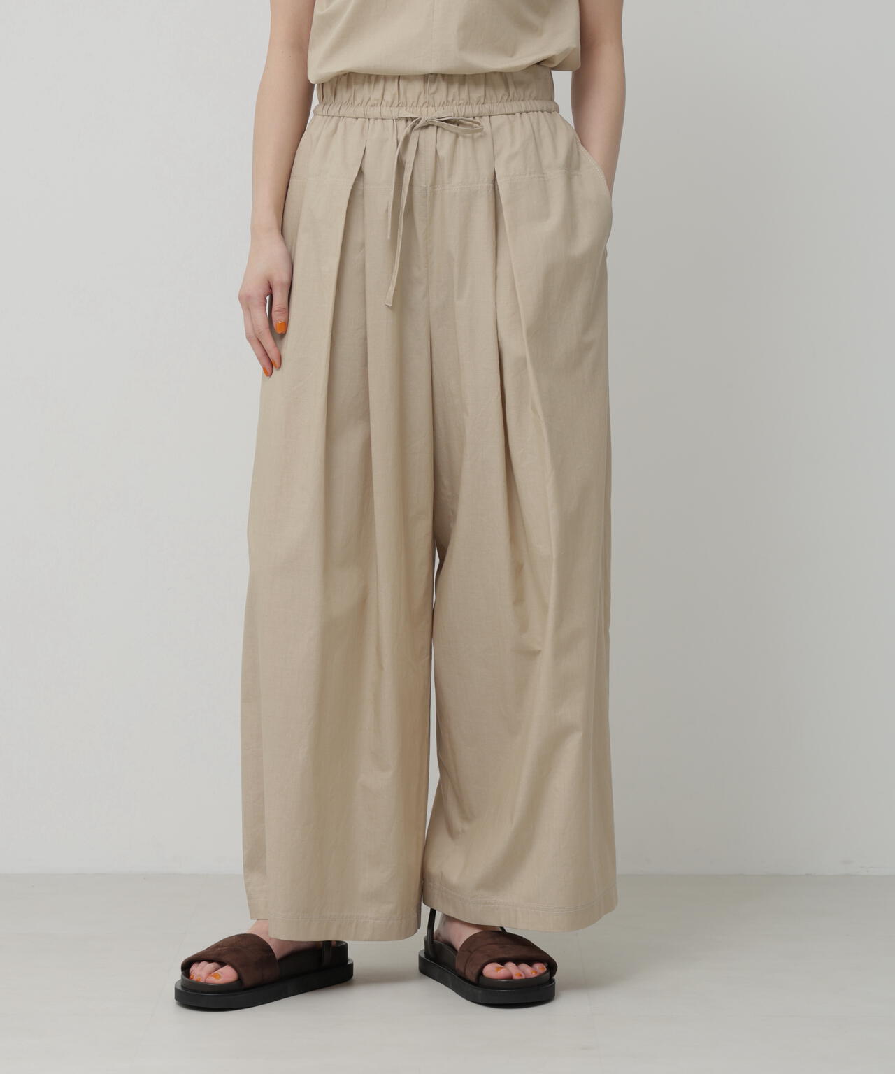 H:174　B:84　W:59 着用サイズ：M