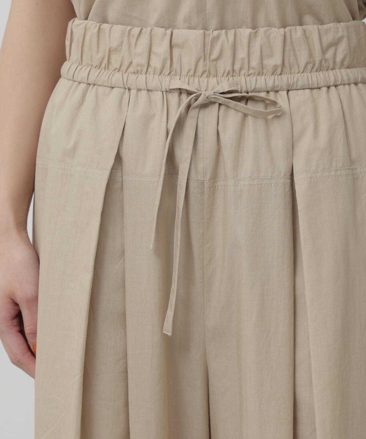 H:174　B:84　W:59 着用サイズ：M