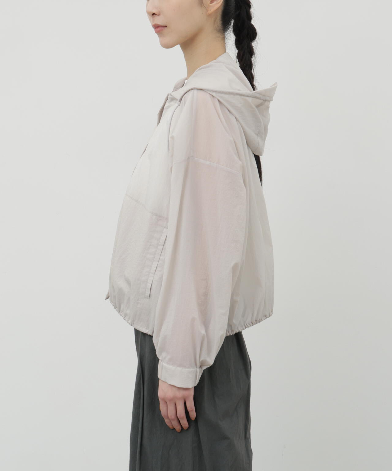 エアーナイロンフーディブルゾン